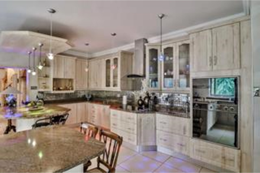 8 Bedroom Property for Sale in Kshane North West